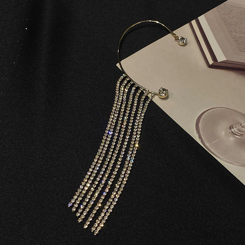 Boucles d’Oreilles Longues à Pompons